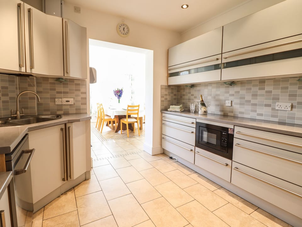 Fridge, dishwasher, electric kettle, toaster