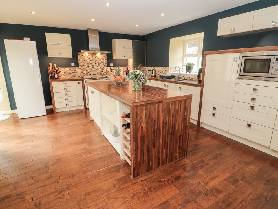 Fridge, dishwasher, electric kettle, toaster