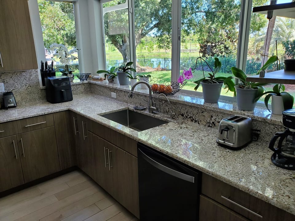 Full Kitchen