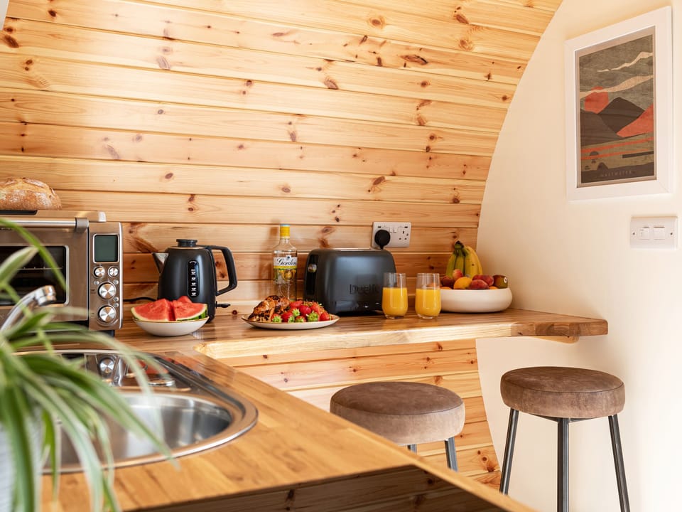Fridge, electric kettle, toaster, cookware/dishes/utensils