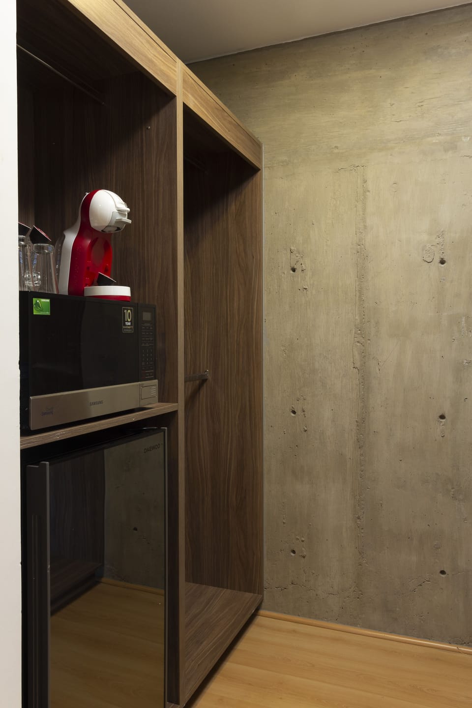 Premier Room | Microwave