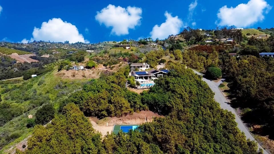 Hilltop Villa with pool paradise, pickleball court, avocado grove and views