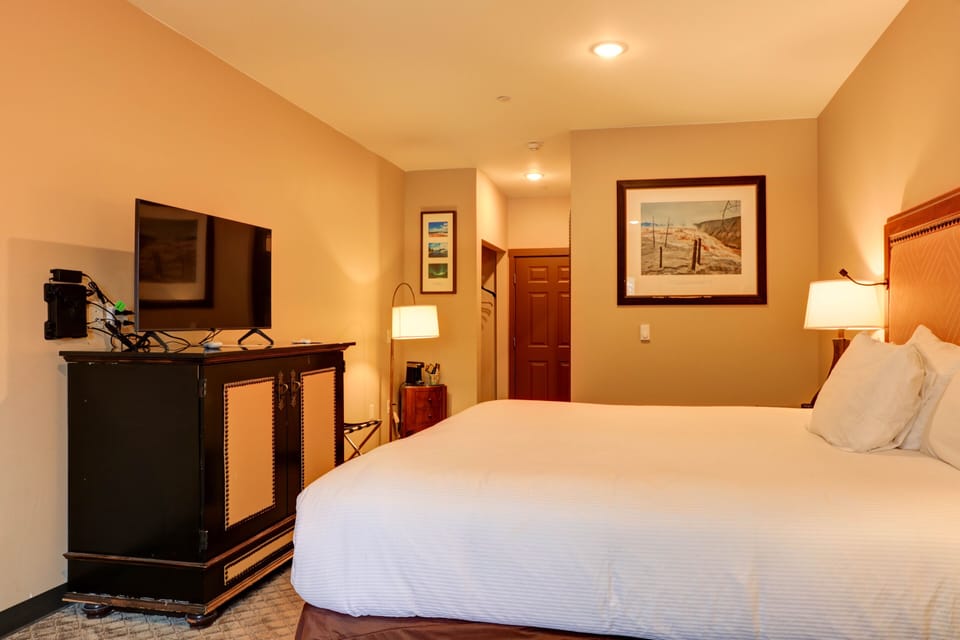 In-room safe, blackout drapes, free WiFi, bed sheets