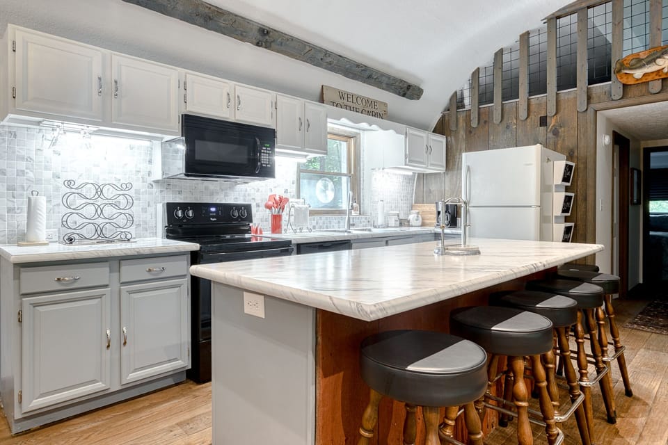 Kitchen/Island