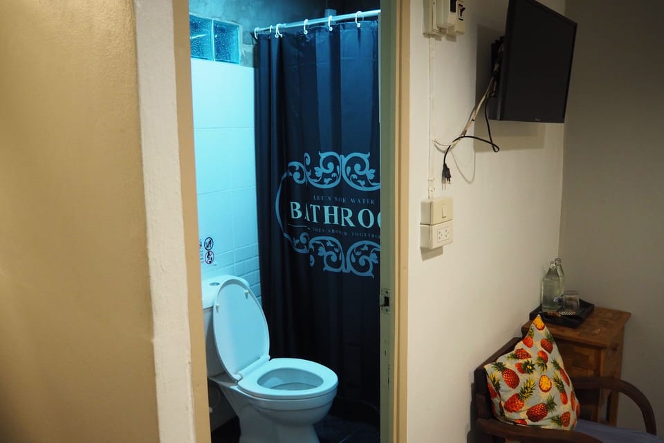 Double Room with Air Condition | Bathroom shower