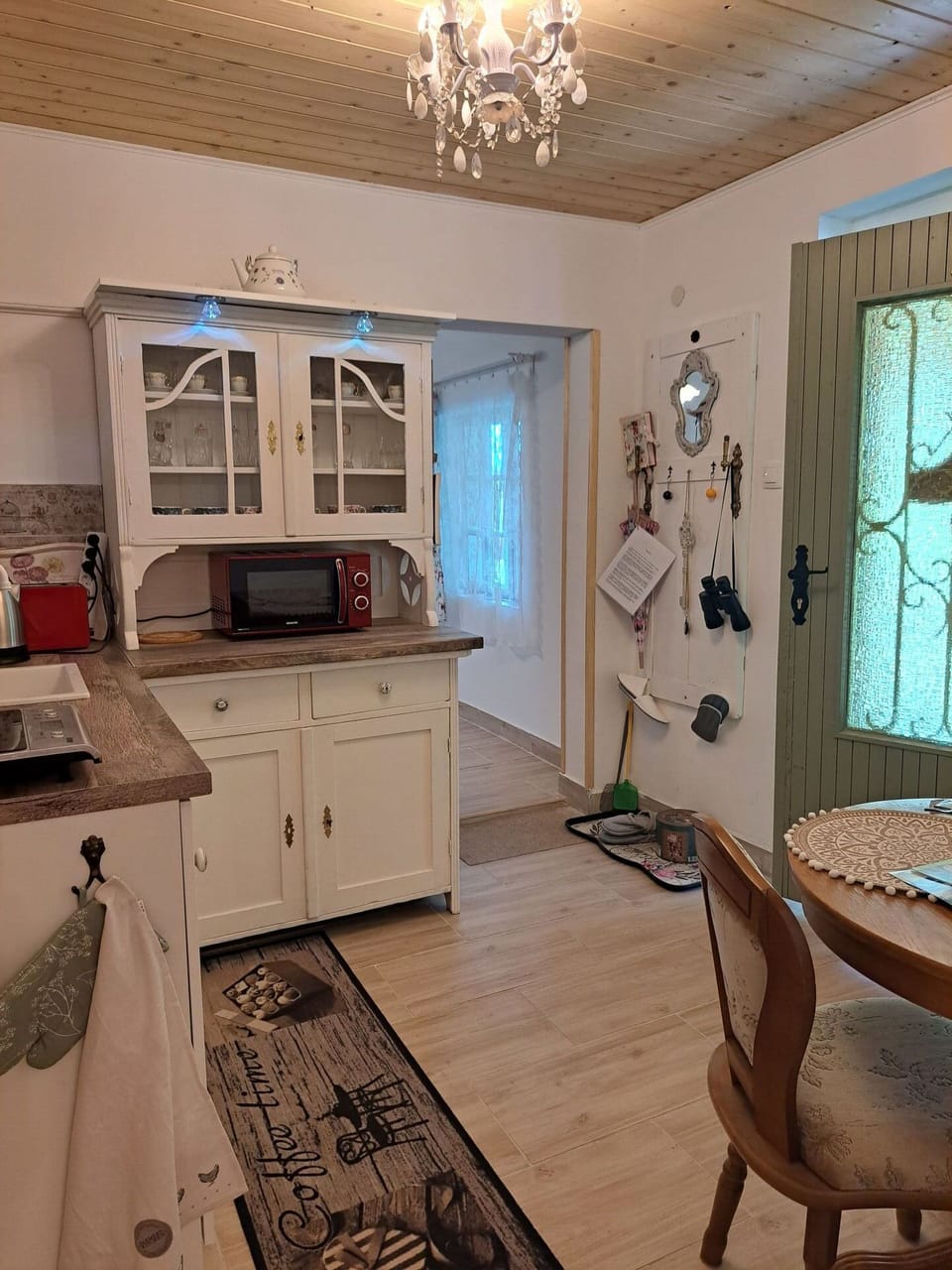 Building, Wood, Interior Design, Floor, House, Flooring, Window, Ceiling