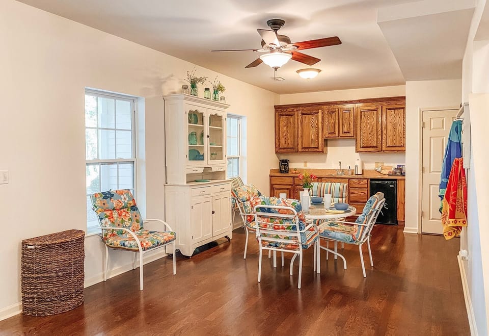Lower level Kitchenette