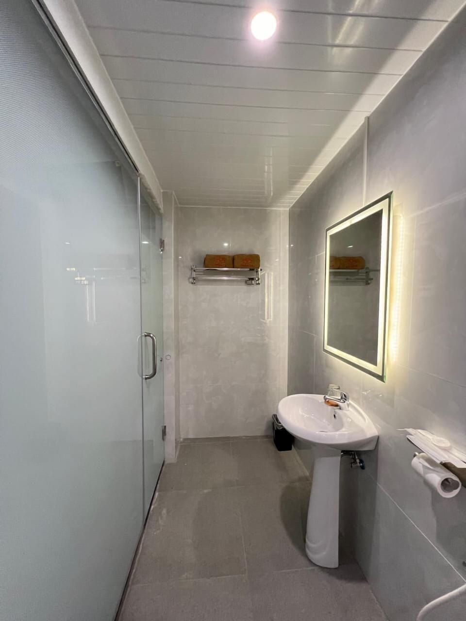 Comfort Room, 1 Bedroom | Bathroom | Hair dryer, slippers, bidet