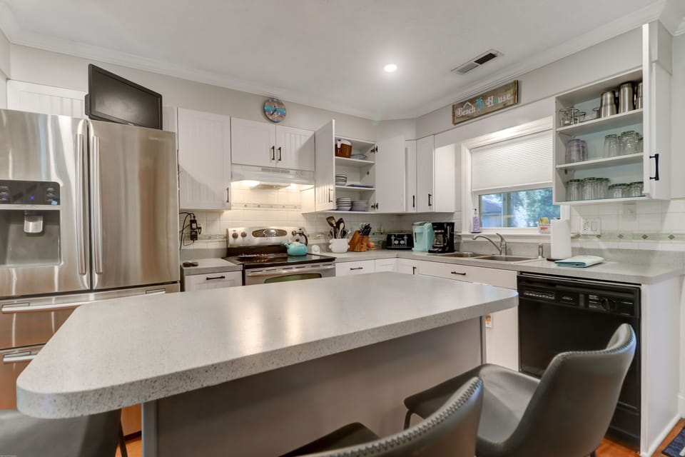 Fully stocked kitchen