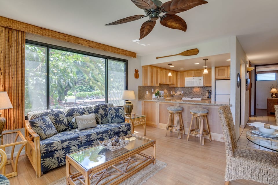 Beautifully decorated with Hawaiian inspired decor and furnishings