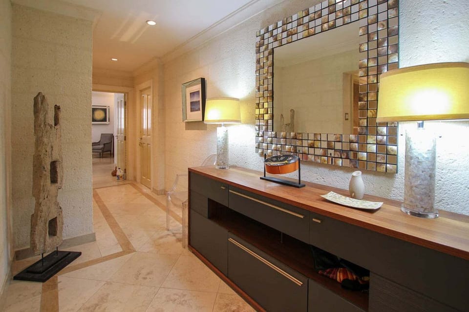 The hallway from the entrance to the living area and bedrooms