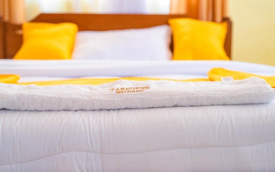 Standard Room | Blackout drapes, iron/ironing board, free WiFi, bed sheets