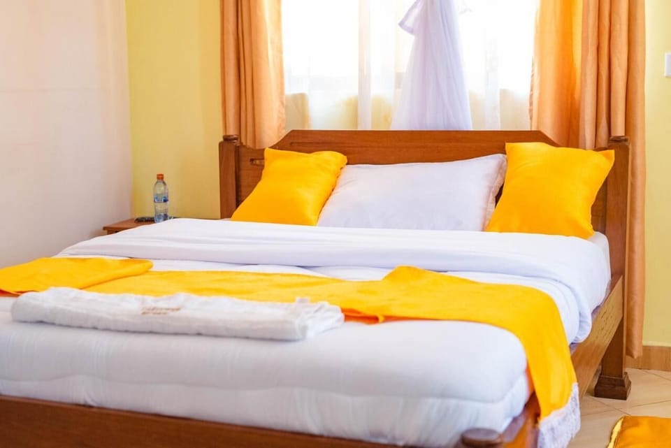 Standard Room | Blackout drapes, iron/ironing board, free WiFi, bed sheets