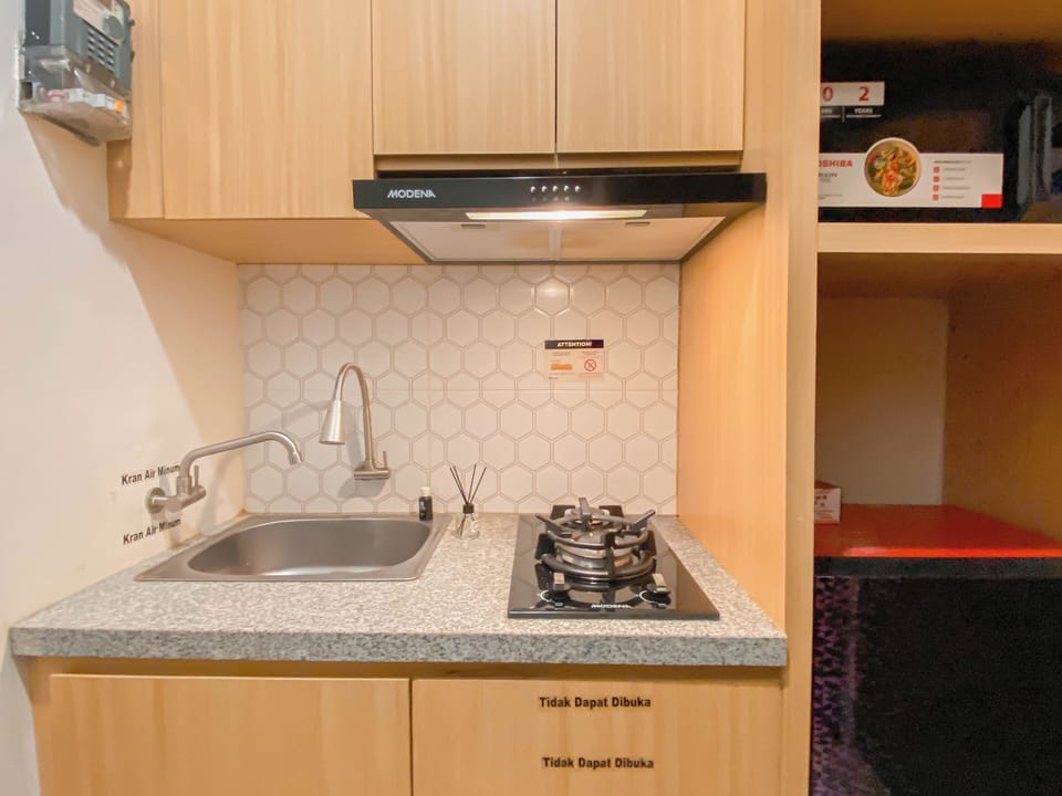 Apartment | Private kitchen | Fridge, microwave, stovetop, cookware/dishes/utensils