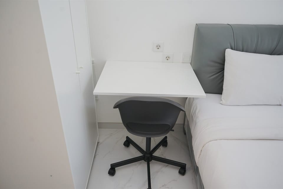 Apartment | Living area | TV