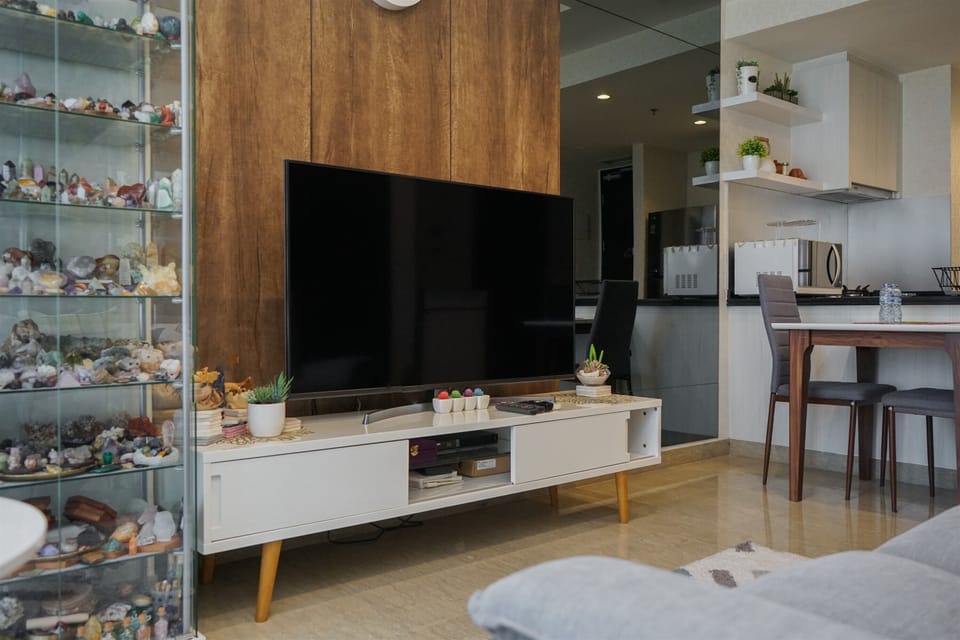 Apartment | Living area | TV