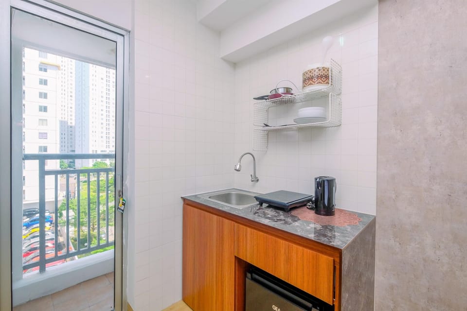 Fridge, stovetop, cookware/dishes/utensils, dining tables