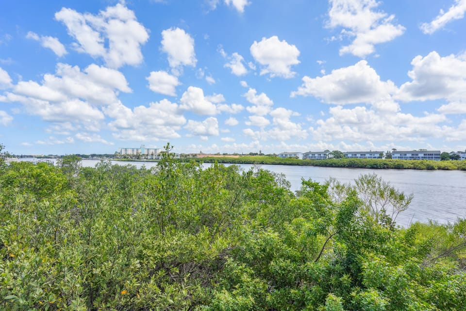 Mariner's Pointe 701 balcony views