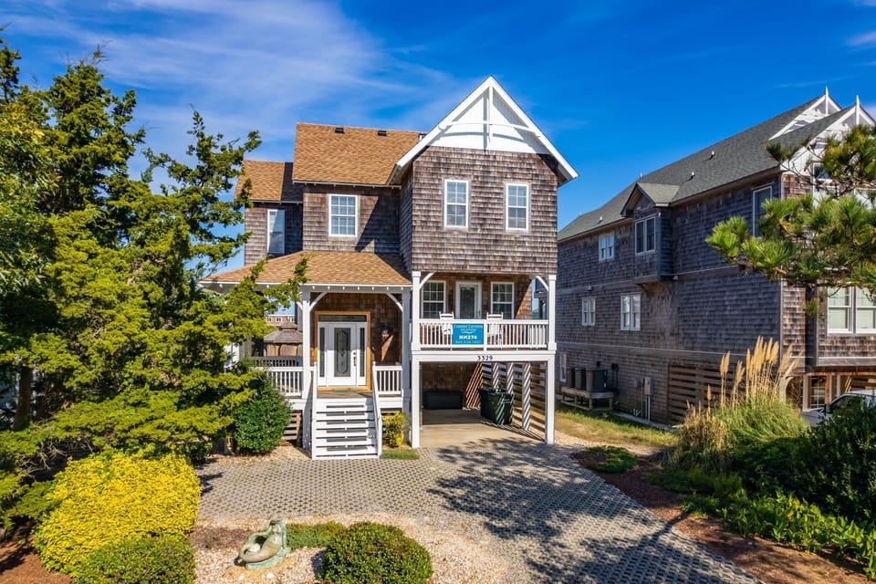 NH274: Queen Anne's Retreat | Front Exterior