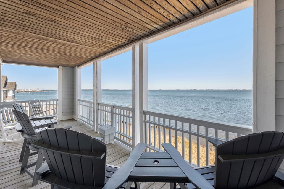 PC1424: Whispering Sound | Covered Deck