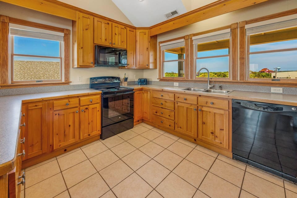 Surf or Sound Realty - 1027 - The Kinnakeet Retreat - Kitchen -1
