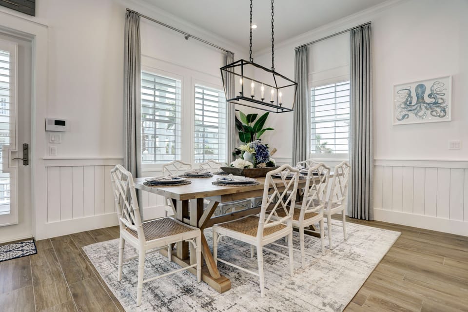 Dining Area (seating for 8) with great beach views
