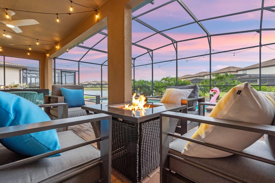 Private Lanai, Pool, Spa, with a Lake View!