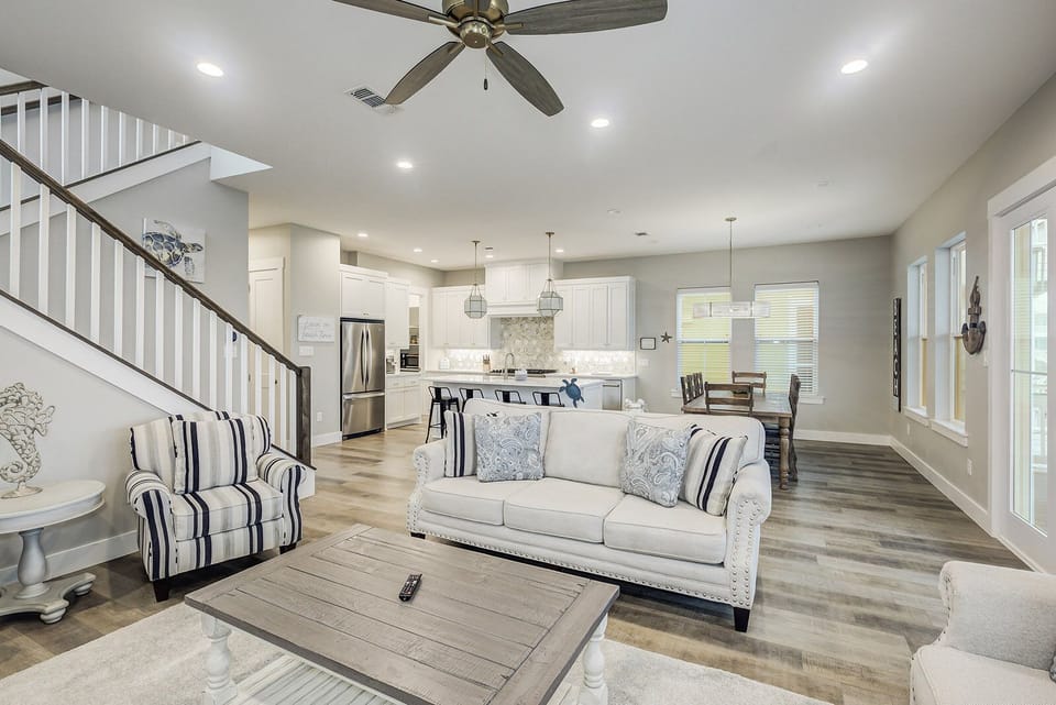Main living room / family area, alternate view
