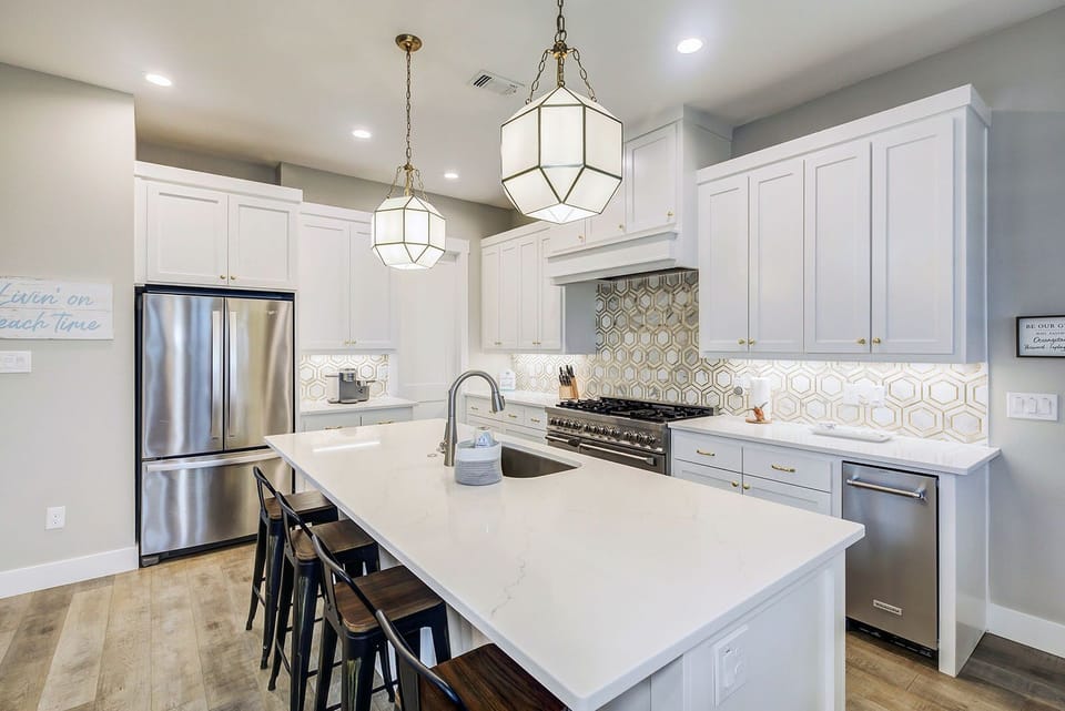 Kitchen island dining, alternate view