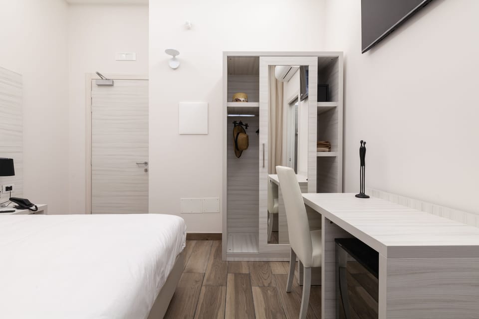 Basic Double or Twin Room | In-room safe, desk, blackout drapes, soundproofing