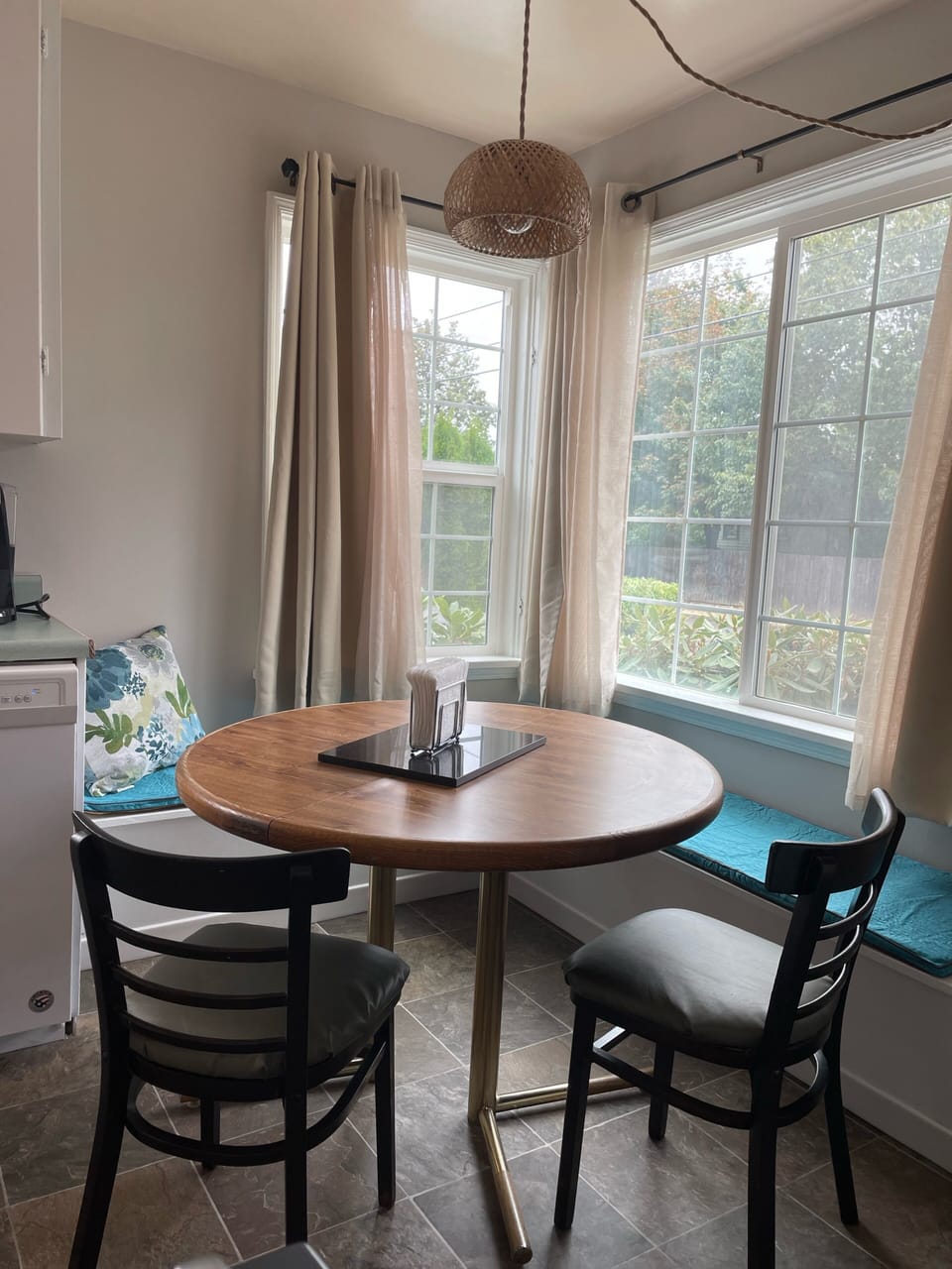 Bright and sunny breakfast nook