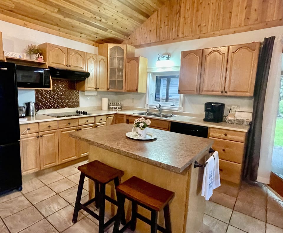 Full kitchen