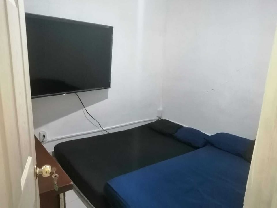 Down comforters, desk, laptop workspace, free WiFi