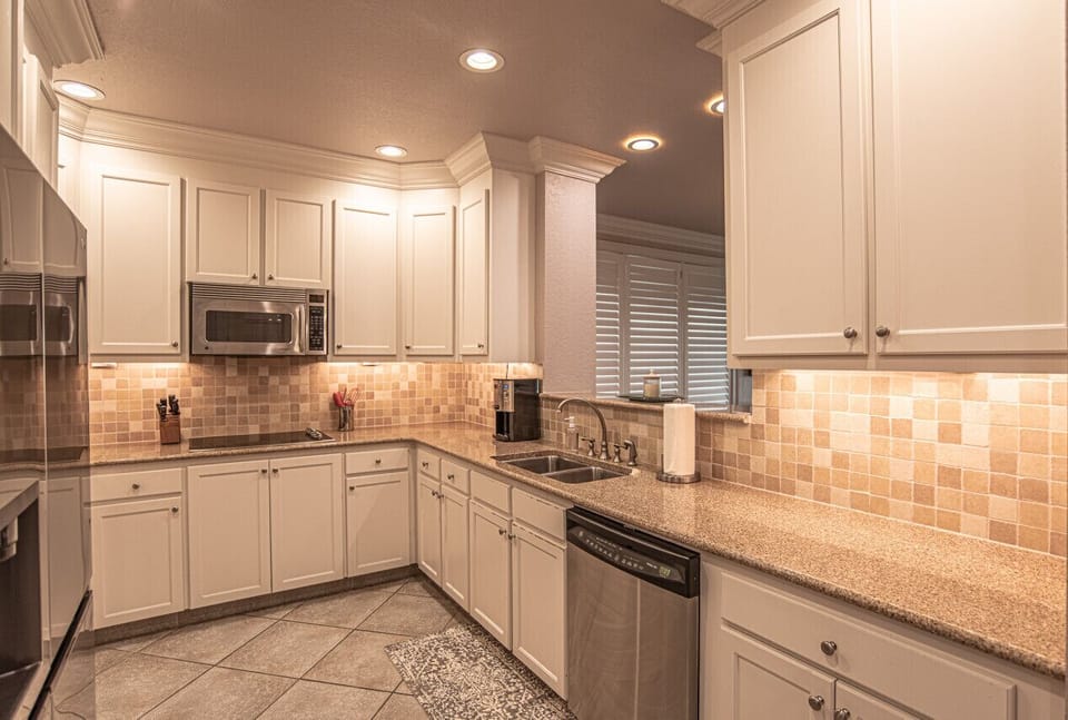 Kitchen | Fridge with Regular and Craft Ice Maker
