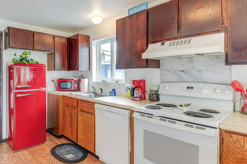 Kitchen | Drip Coffee Maker | Dishwasher