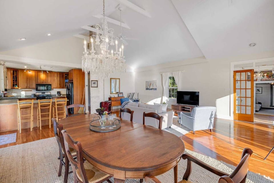 The dining room and family rooms open up to the kitchen.