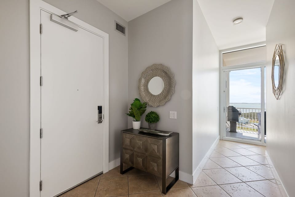 Foyer
*Grill is no longer available as an amenity*