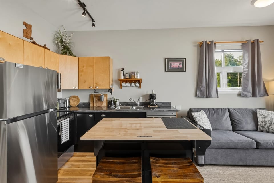 Kitchen- new stainless steel appliances 