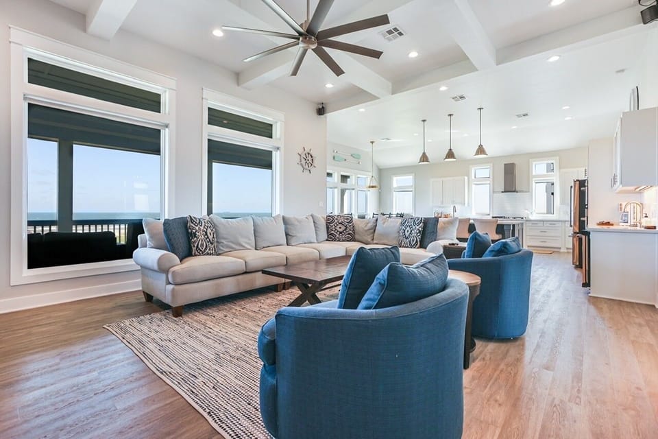 House, 3 Bedrooms | Living area | Smart TV, fireplace