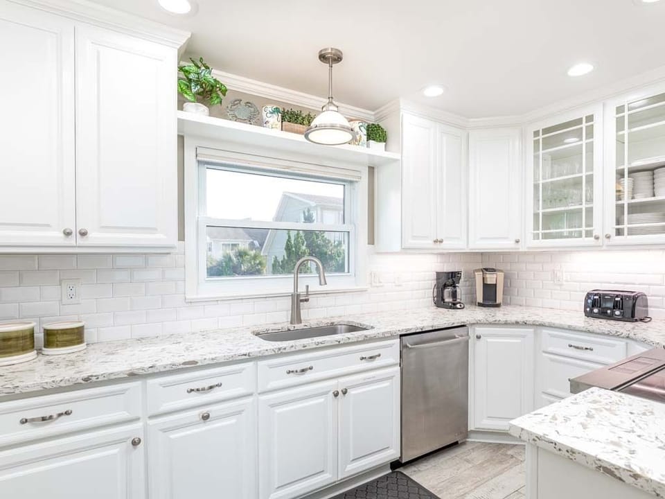 House, Multiple Beds, Fireplace, Ocean View | Private kitchen | Fridge, microwave, oven, stovetop