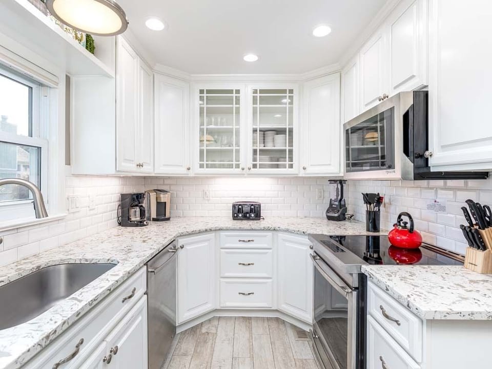 House, Multiple Beds, Fireplace, Ocean View | Private kitchen | Fridge, microwave, oven, stovetop
