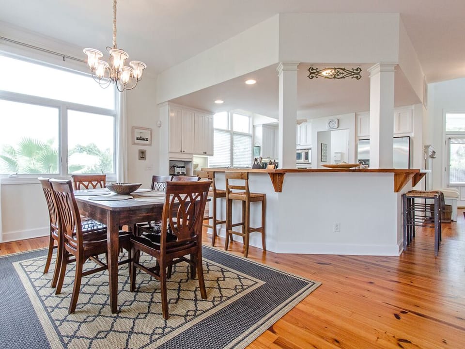 House, Multiple Beds, Kitchen, Partial Ocean View | Dining