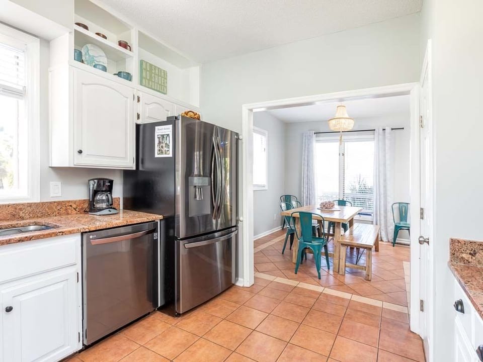 House, Multiple Beds, Pool Access, Partial Sea View | Private kitchen | Fridge, microwave, oven, stovetop