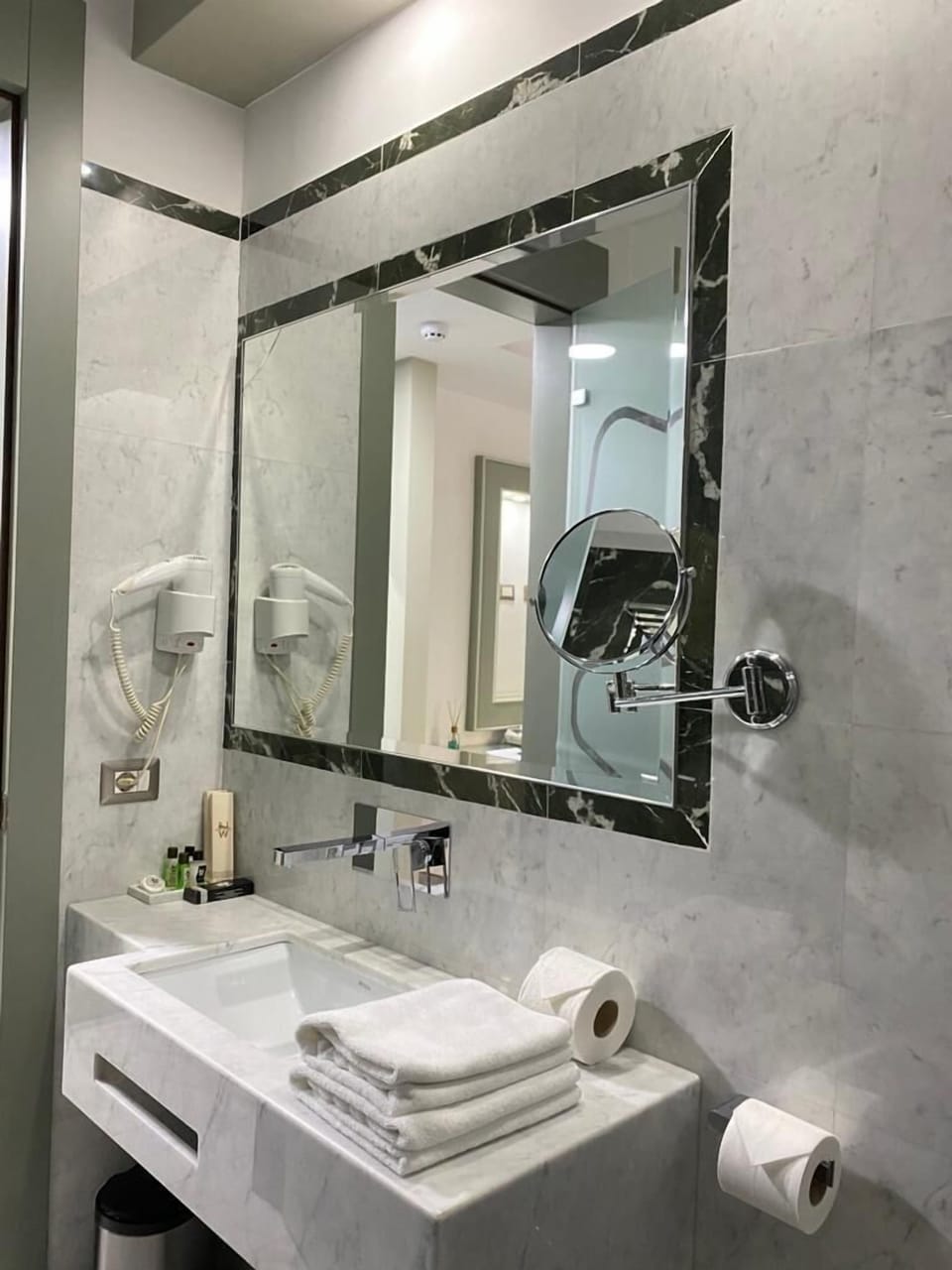 Double Room | Bathroom | Towels