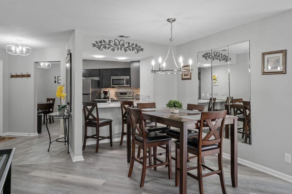 Dining & Kitchen