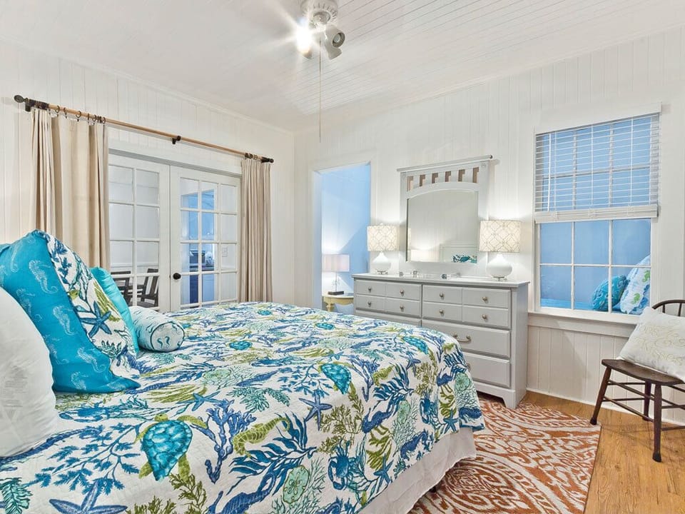 Bikini Top by Tybee Vacation Rentals Apartment in Tybee Island