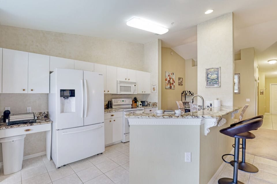 Fully Stocked Kitchen