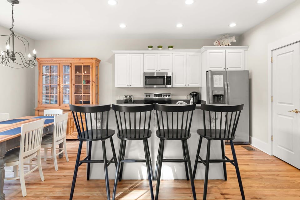 House, Multiple Beds, Kitchen, Garden View | Private kitchen | Fridge, microwave, oven, stovetop
