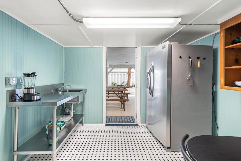 House, Multiple Beds, Private Pool, Garden View | Private kitchen | Fridge, microwave, oven, stovetop