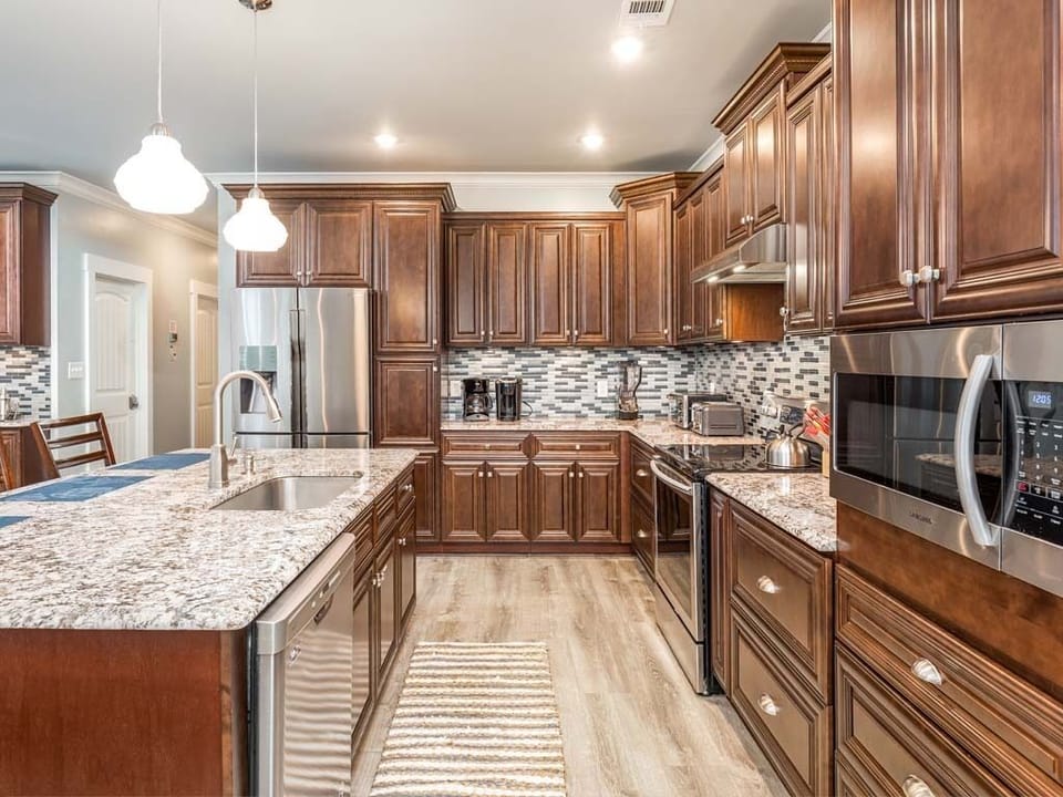 House, Multiple Beds, Pool Access, Pool View | Private kitchen | Fridge, microwave, oven, stovetop